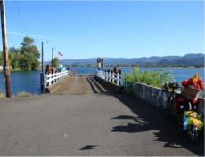 Mit der F�hre �ber den Colombia River